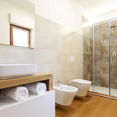 Anna Aparthotel *