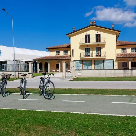 Anna Castel Di Sangro