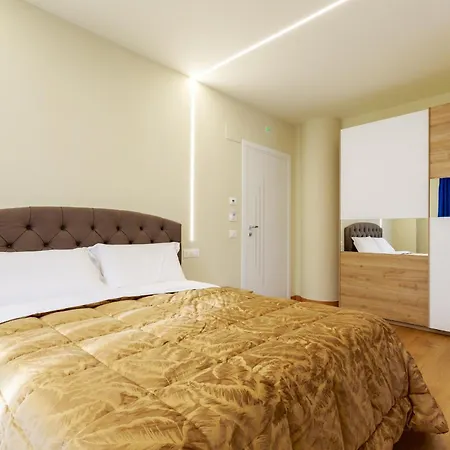 Anna Aparthotel