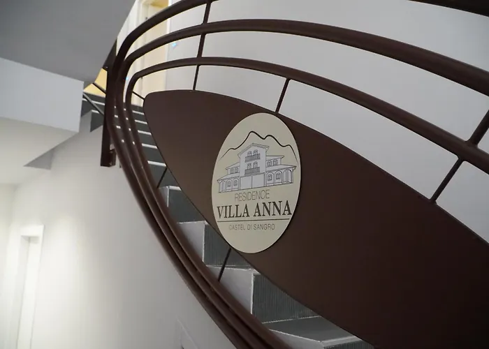 מלון דירות Anna 3*